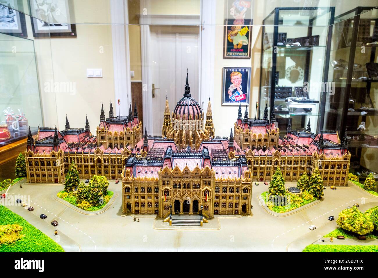 Ungarisches Parlamentsgebäude aus Marzipan im Szamos Schokoladenmuseum, Budapest, Ungarn Stockfoto