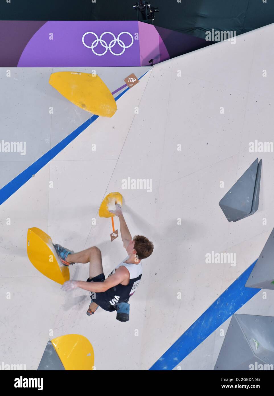 Tokio, Japan. August 2021. Der US-Amerikaner Colin Duffy tritt am Dienstag, den 3. August 2021, im Aomi Urban Sports Park in Tokio, Japan, bei der Bouldering Qualification während der Olympischen Spiele in Tokio für Männer im Sportklettern an. Foto von Keizo Mori/UPI Credit: UPI/Alamy Live News Stockfoto