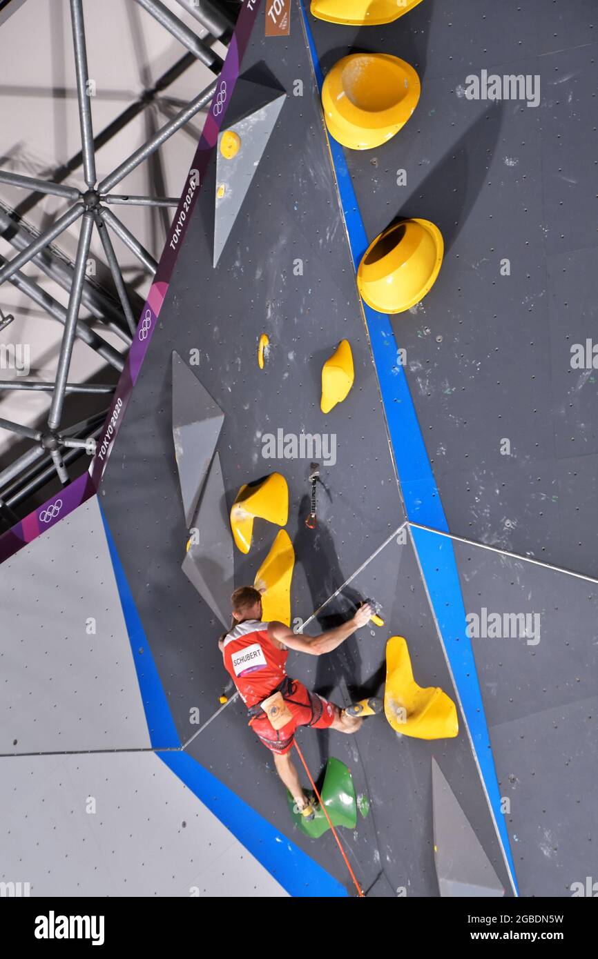 Tokio, Japan. August 2021. Der Österreicher Jakob Schubert tritt am 3. August 2021 im Aomi Urban Sports Park in Tokio, Japan, in der Lead Qualification während der Olympischen Spiele in Tokio bei. Foto von Keizo Mori/UPI Credit: UPI/Alamy Live News Stockfoto