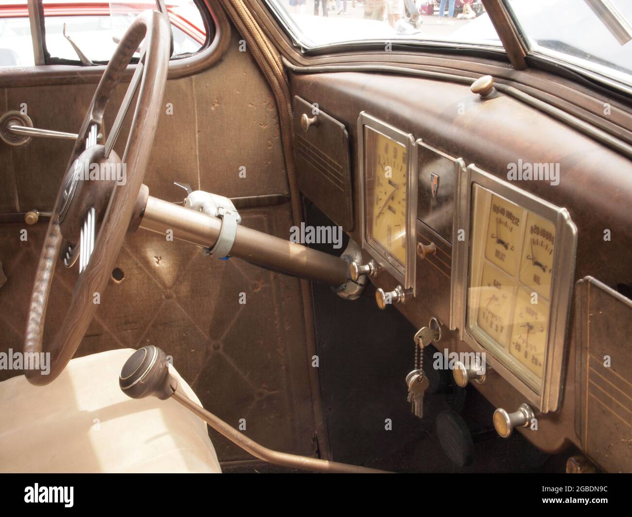 Details zu Oldtimer, die kürzlich auf einer New Jersey Car Show gesehen wurden. Details sind Haubenornamente, Grills und Innenräume von einzigartigen alten Autos auf dem Display. Historisches Auto Stockfoto