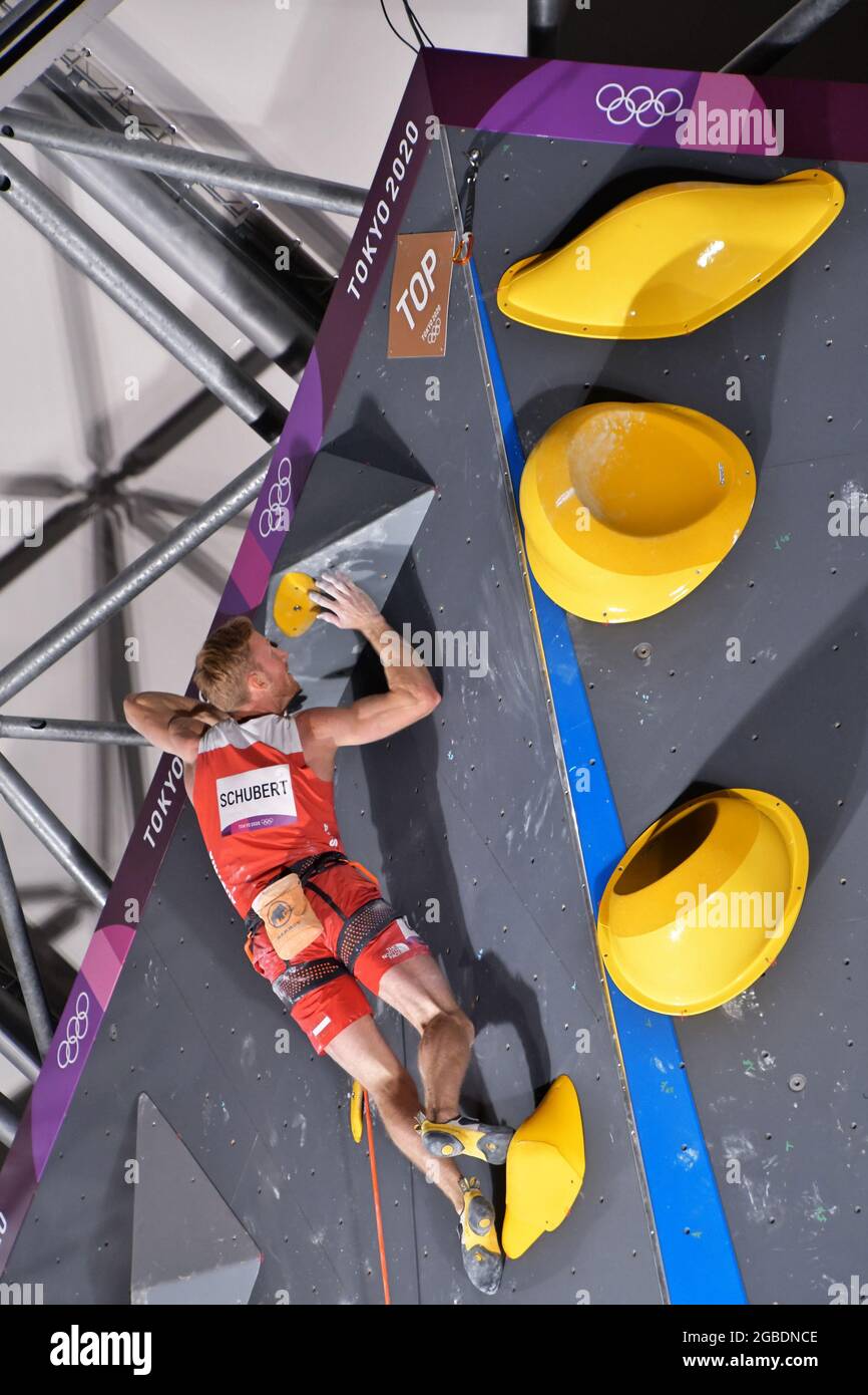 Tokio, Japan. August 2021. Der Österreicher Jakob Schubert tritt am 3. August 2021 im Aomi Urban Sports Park in Tokio, Japan, in der Lead Qualification während der Olympischen Spiele in Tokio bei. Foto von Keizo Mori/UPI Credit: UPI/Alamy Live News Stockfoto