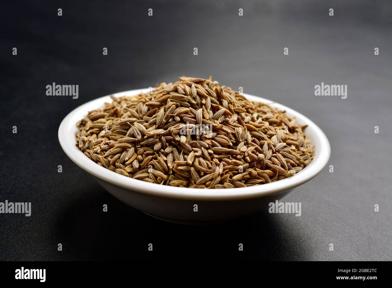 Nahaufnahme Von Kreuzkümmelsamen In Der Schüssel Stockfoto