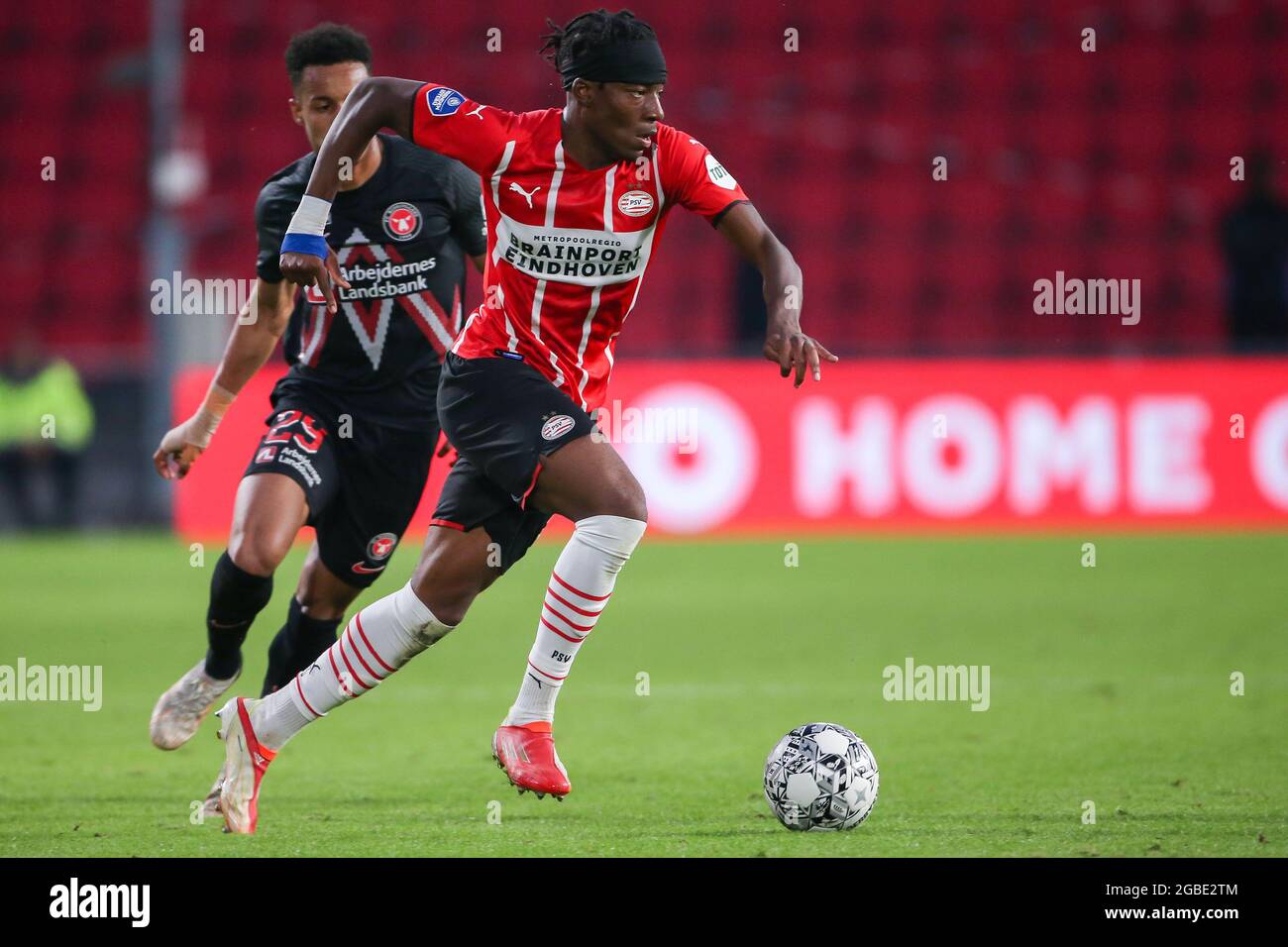 Eindhoven Niederlande 3 August Noni Madueke Vom Psv Eindhoven Wahrend Der Uefa Champions League Drittes Qualifikationsspiel Zwischen Psv Und Fc Midtjylland Im Philips Stadium Am 3 August 2021 In Eindhoven