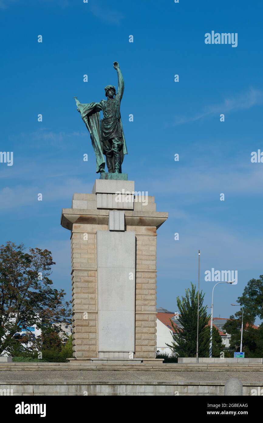 Sowjetisches Kriegsdenkmal des tschechischen Bildhauers Vincenc Makovsky auf dem Mährischen Platz in Brünn, Tschechische Republik Stockfoto
