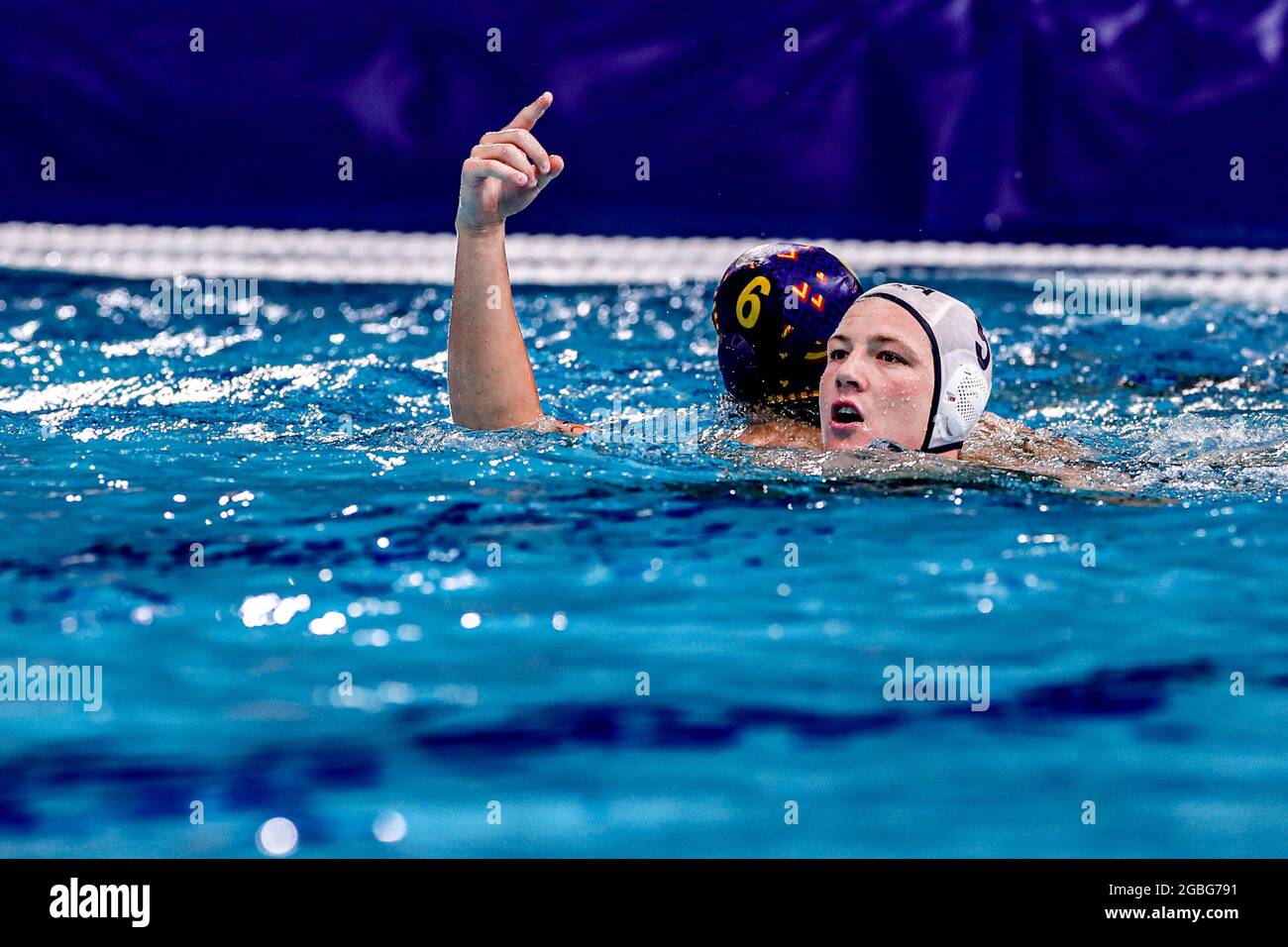 TOKIO, JAPAN - 4. AUGUST: Hannes Daube aus den Vereinigten Staaten feiert während des Olympischen Wasserball-Turniers 2020 in Tokio das Viertelfinale der Männer zwischen dem Team USA und dem Team Spanien am 4. August 2021 im Tatsumi Waterpolo Center in Tokio, Japan (Foto: Marcel ter Bals/Orange Picles) Stockfoto
