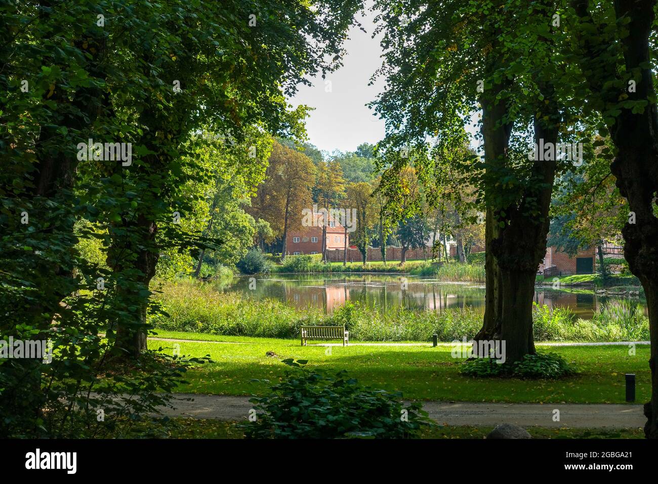 Geographie / Reisen, Deutschland, Schleswig-Holstein, Wangels, Bank am Pool, FÜR GRUSSKARTEN-/POSTKARTENVERWENDUNG IN KEIMREDE.C ES KÖNNEN EINSCHRÄNKUNGEN GELTEN Stockfoto