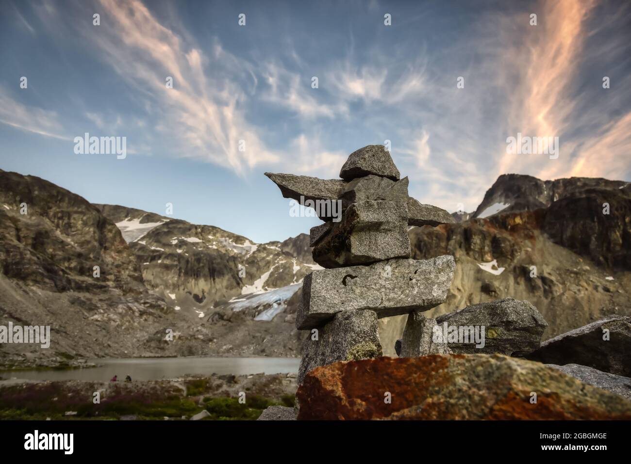 Stapel von Felsen in der Nähe eines Glacier Lake in den Rocky Mountains Stockfoto