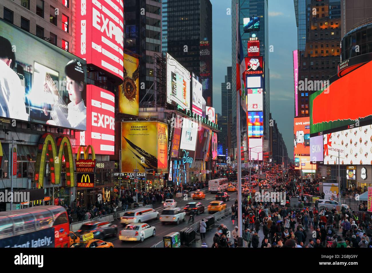 Geographie / Reisen, USA, New York, New York City, Times Square at Twilight, Midtown Manhattan, ZUSÄTZLICHE-RIGHTS-CLEARANCE-INFO-NOT-AVAILABLE Stockfoto