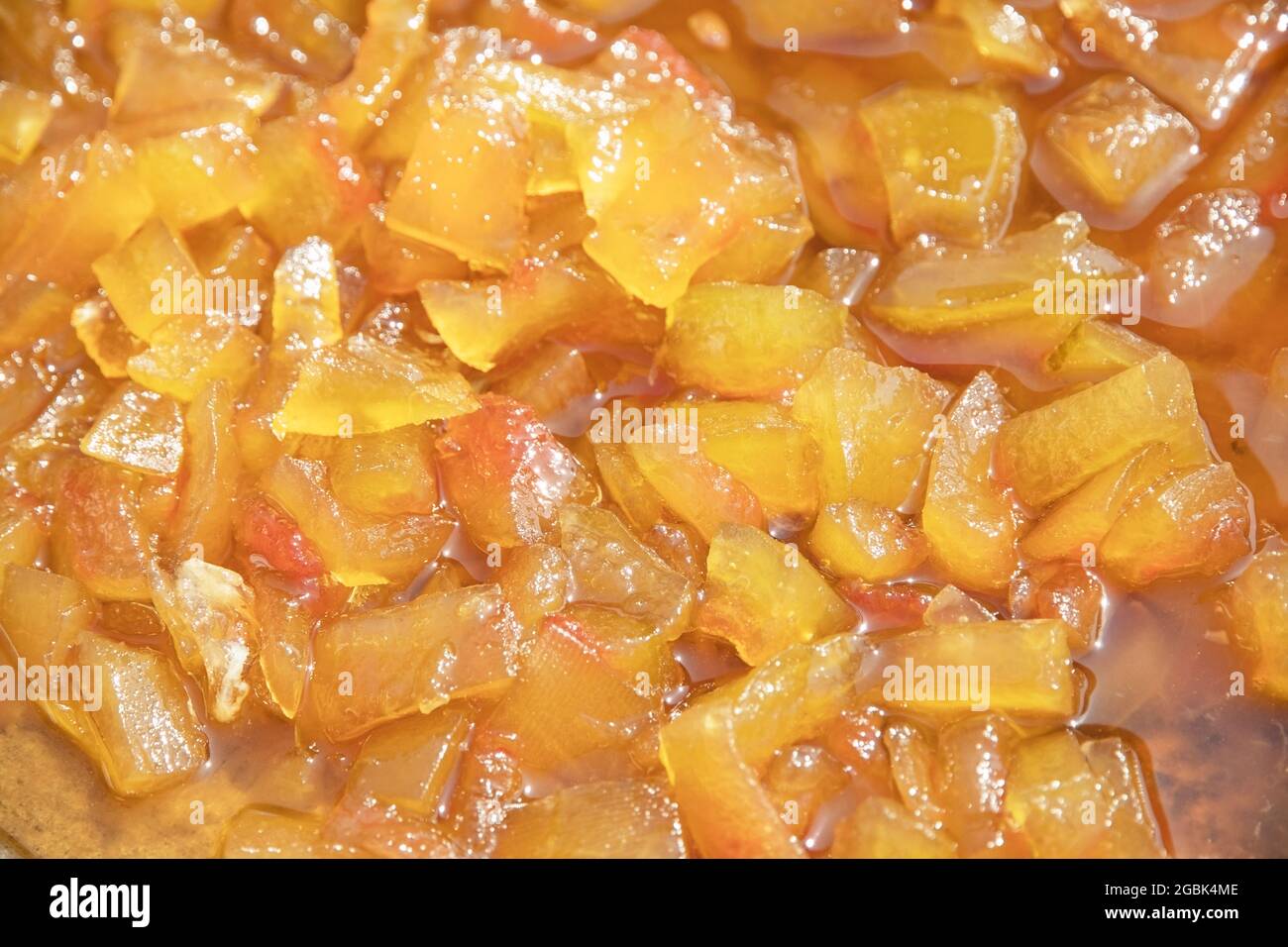 Hausgemachte Wassermelonenmarmelone aus nächster Nähe. Kochen Gourmet Gelees, Marmeladen und andere hausgemachte Produkte. Herstellung von Heimbedarf aus natürlichen Produkten. Stockfoto