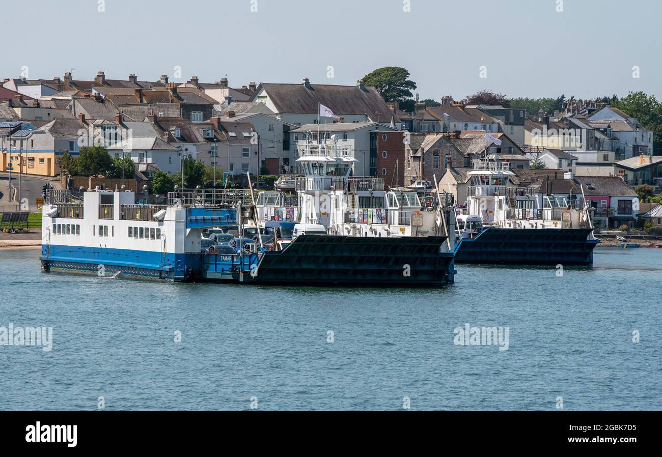 Torpoint, Cornwall, England, Großbritannien. 2021. RoRo Fähre von Torpoint nach Plymouth, Devon ein Service, der während der Sommermonate alle paar Minuten fährt Stockfoto