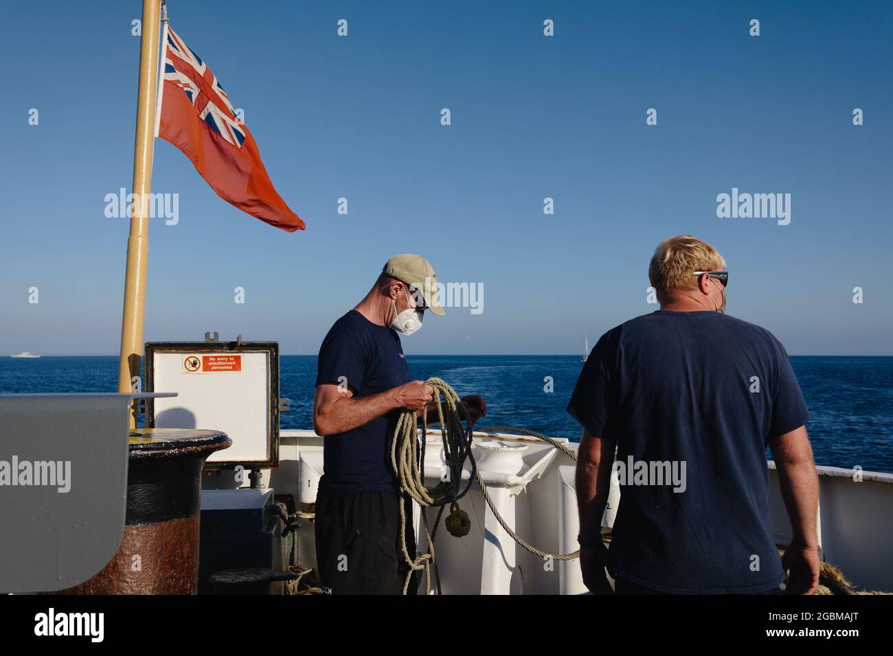 Die Fähre Scillonian III nähert sich dem Hafen von Penzance von den Inseln Scilly, Cornwall, England, Großbritannien, Juli 2021 Stockfoto