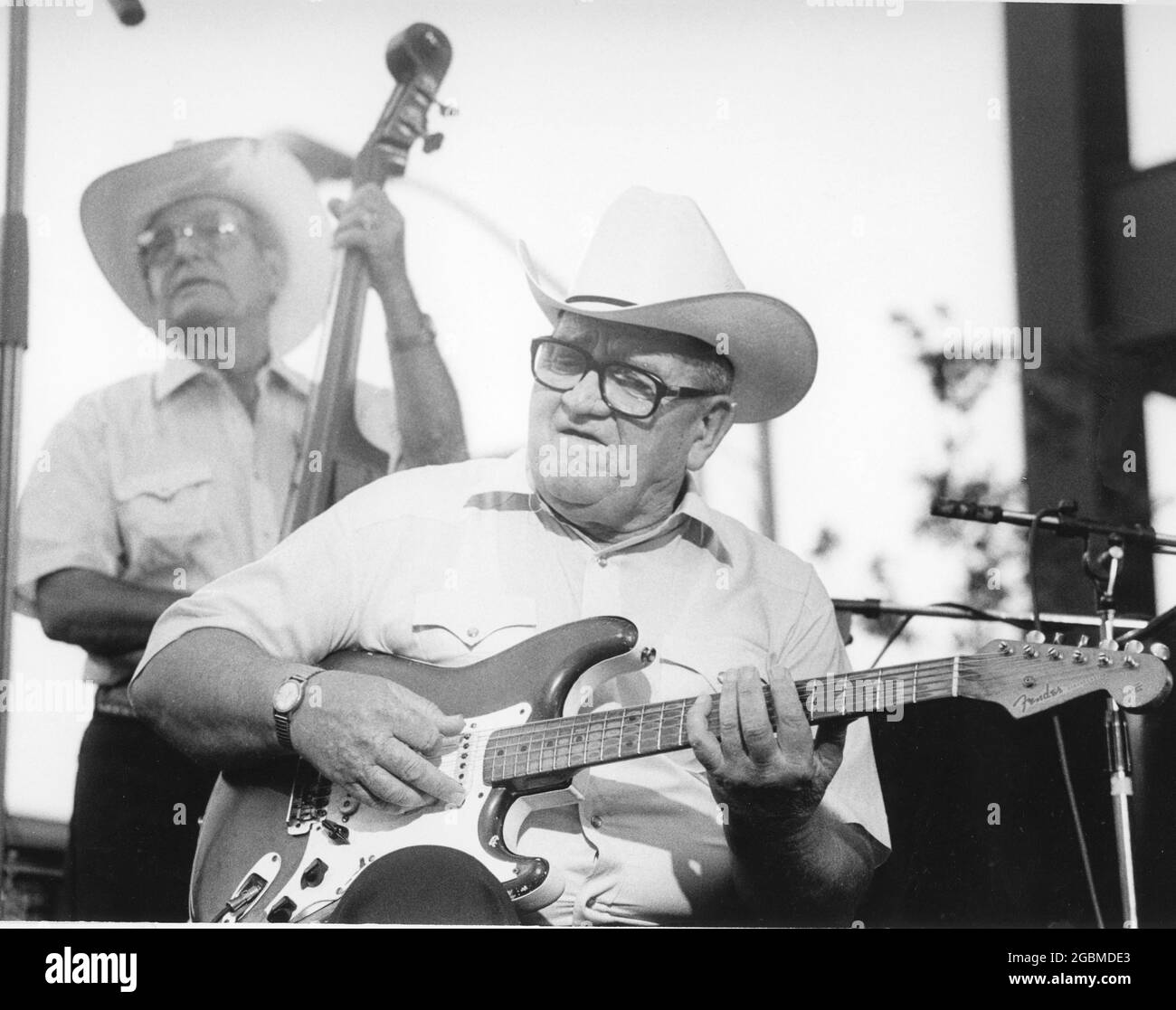 Austin Texas USA, um 1979: Bob Wills' Original Texas Playboys, die eine Show an einem Outdoor-Veranstaltungsort durchführen. ©Bob Daemmrich Stockfoto