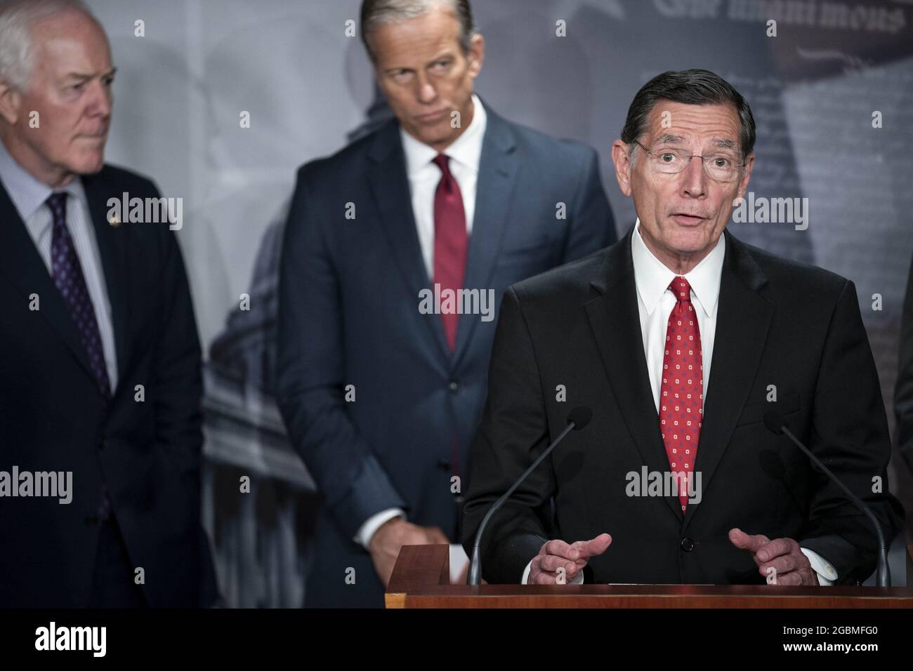 Washington, Usa. August 2021. Senator John Barrasso (R-WY) spricht am Mittwoch, den 4. August 2021, während einer Pressekonferenz mit republikanischen Senatoren über die Erhöhung der Steuern für Mittelschicht-Amerikaner im US-Kapitol in Washington DC. Foto von Sarah Silbiger/UPI Credit: UPI/Alamy Live News Stockfoto