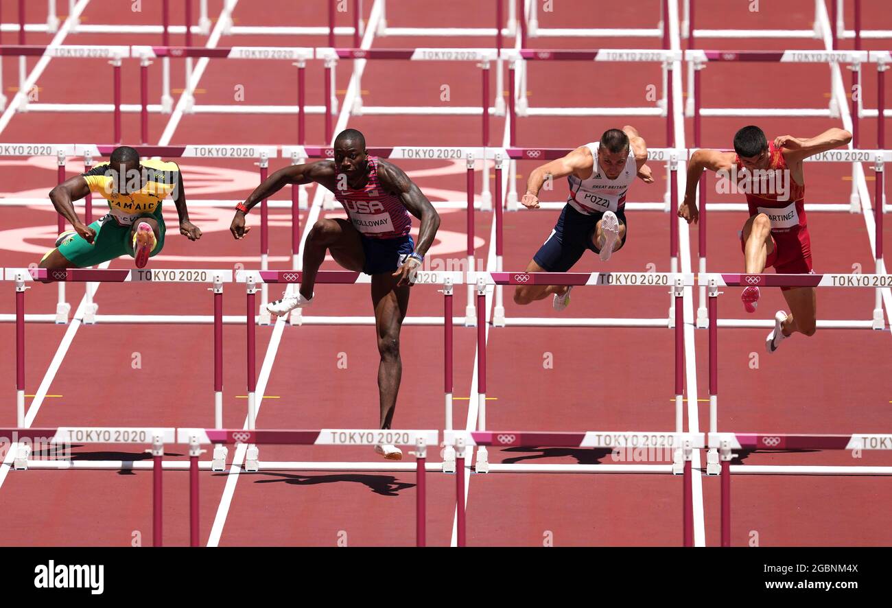 Jamaikas Ronald Levy (links), der US-amerikanische Grant Holloway, der britische Andrew Pozzi und der spanische Asier Martinez beim 110-m-Hürdenfinale der Männer während des (EVENTS) im Olympiastadion am dreizehnten Tag der Olympischen Spiele in Tokio 2020 in Japan. Bilddatum: Donnerstag, 5. August 2021. Stockfoto