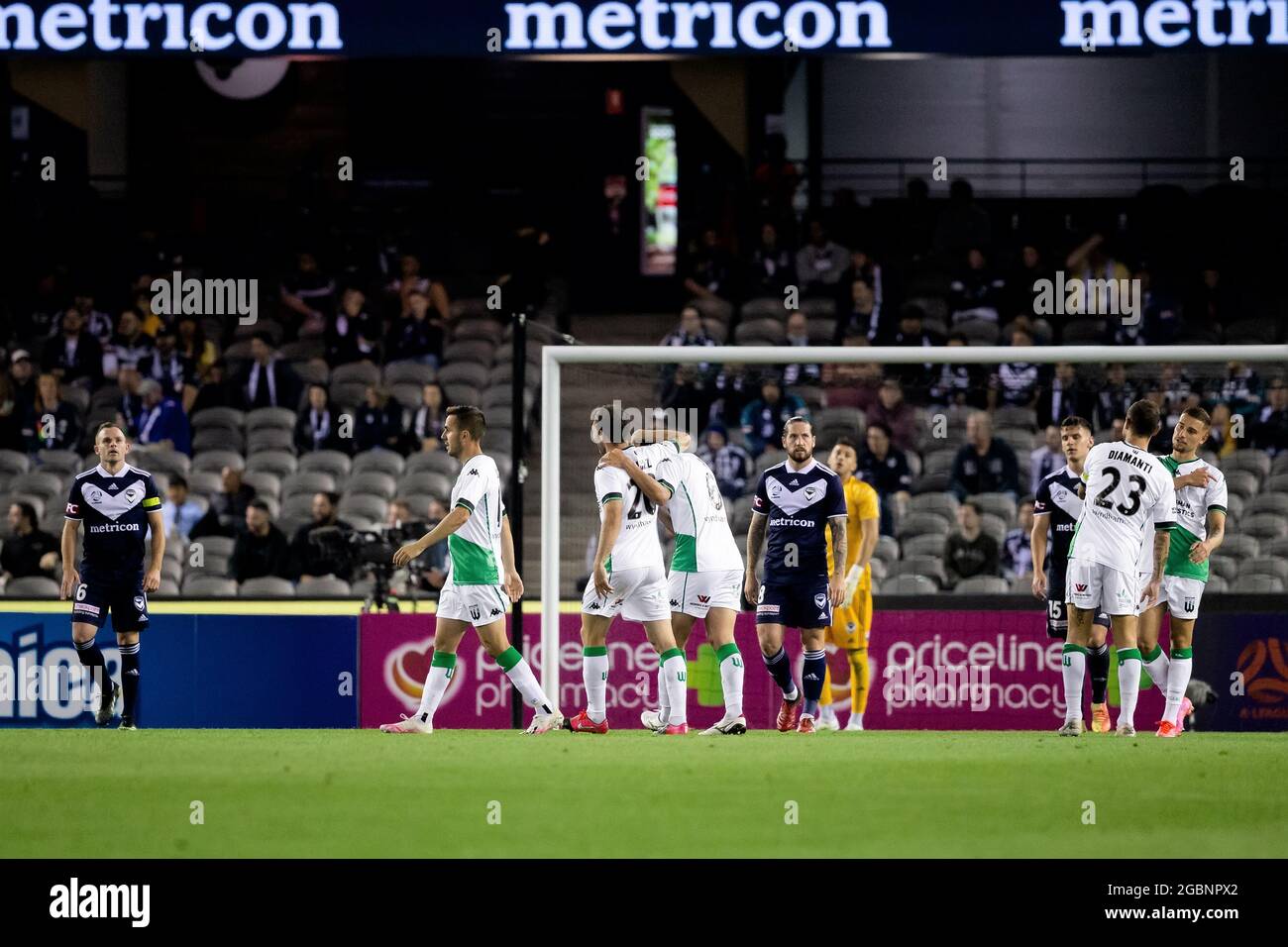 MELBOURNE, AUSTRALIEN - 27. FEBRUAR: WESTERN United erzielt beim Hyundai A-League-Fußballspiel zwischen Melbourne Victory und dem Western United FC am 27. Februar 2021 im Marvel Stadium in Melbourne, Australien, ein Tor. Kredit: Dave Hewison/Speed Media/Alamy Live Nachrichten Stockfoto