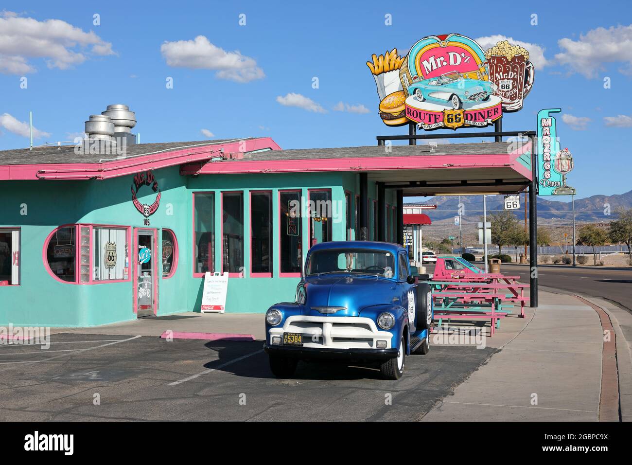 Geographie / Reisen, USA, Arizona, Kingman, Magnetresonanztomographie. D'z  Diner, Route 66, Kingman, ADDITIONAL-RIGHTS-CLEARANCE-INFO-NOT-AVAILABLE  Stockfotografie - Alamy