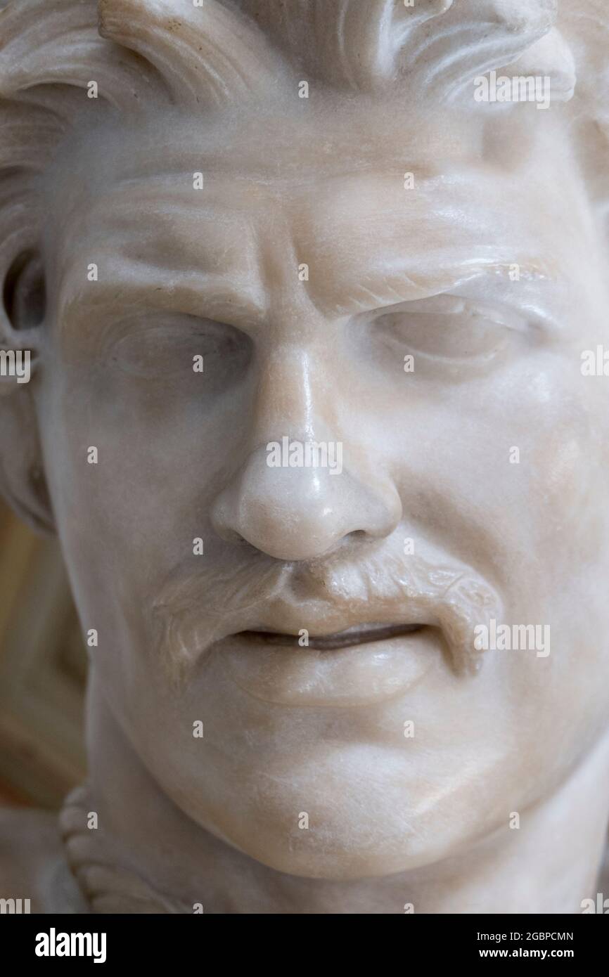 Eine Nahaufnahme, Detail des Steins, Marmorkopf der Skulptur, Statue des sterbenden Gallier, Galater. Im Kapitolinischen Museum in Rom, Italien. Stockfoto