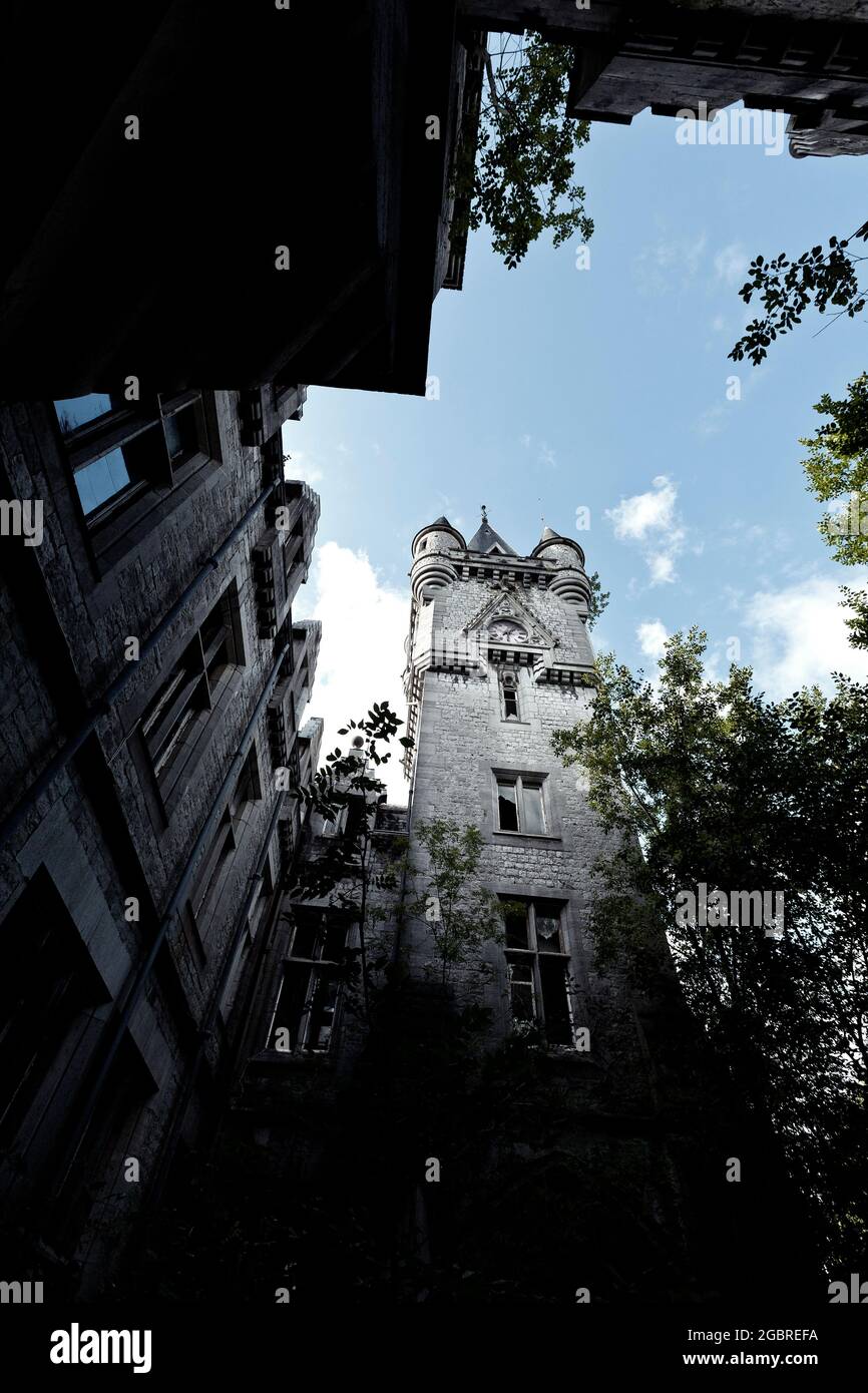 Turm eines verlassenen Schlosses städtischen Exploration verloren Platz Stockfoto