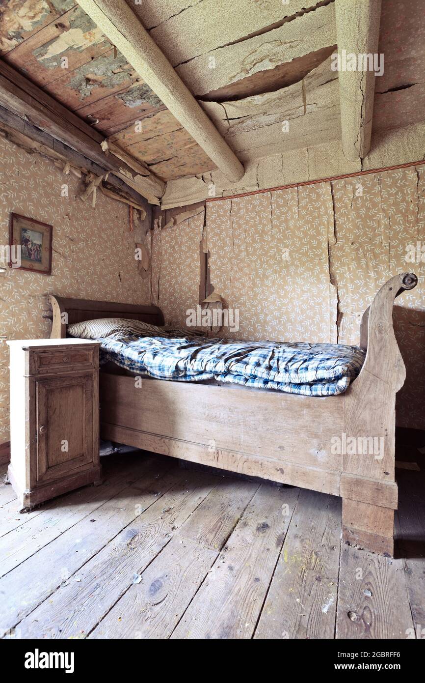 Lost Place Schlafzimmer in einem verlassenen Haus städtischen Exploration Stockfoto