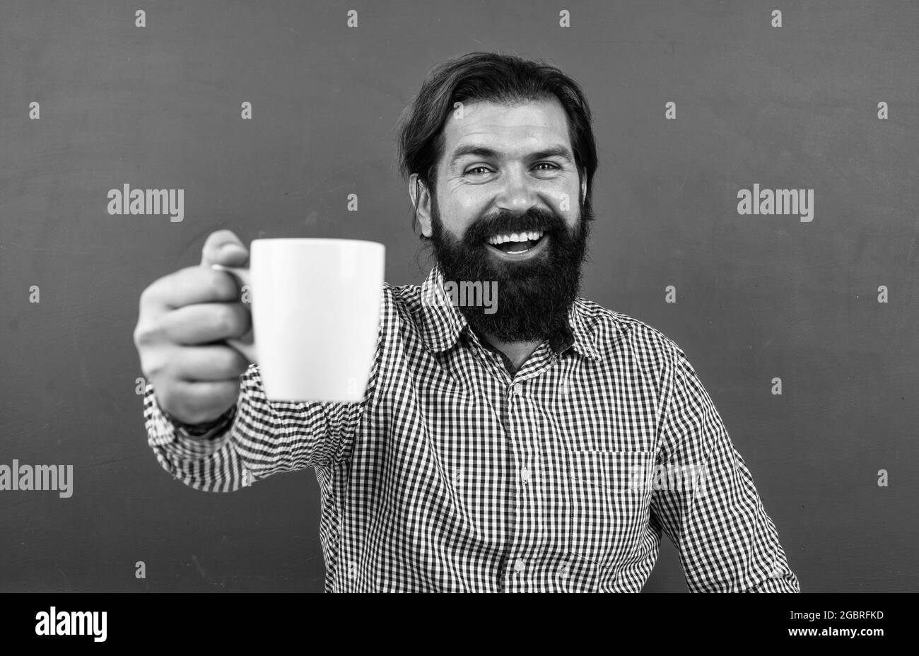 college Dozent trinken Kaffee nach dem Unterricht. Zurück zur Schule. Formale Bildung. Wissenstag. Reife bärtige Lehrer am Unterricht. Brutaler Mann arbeiten in Stockfoto