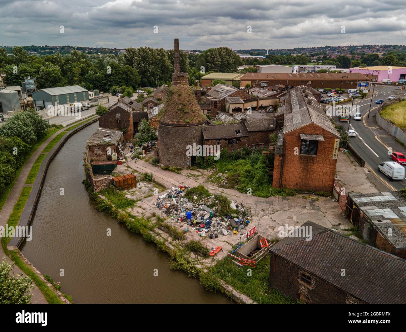 Luftberichte Bilder von riesigen Mengen an Fliegenkippen auf dem ehemaligen Töpferstandort Stoke on Trent Staffordshire Drone Housing Planning bewilligt für 40 Stockfoto