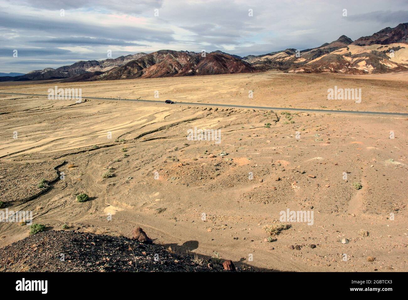 Death Valley ist ein langer, enger, Nord-Süd-verlaufender, von Bergen in Kalifornien, USA, eingegrenzter Verwerfungsgraben. Stockfoto