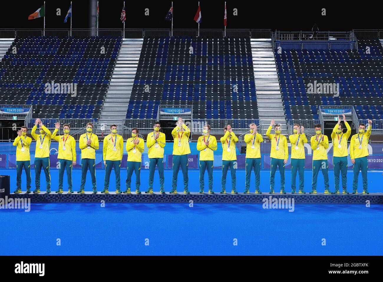 Tokio, Japan, 5. August 2021. Das Team Australia dankt seinen Fans während des Eishockey-Goldmedaillenmatches zwischen Australien und Belgien am 13. Tag der Olympischen Spiele in Tokio 2020. Quelle: Pete Dovgan/Speed Media/Alamy Live News Stockfoto