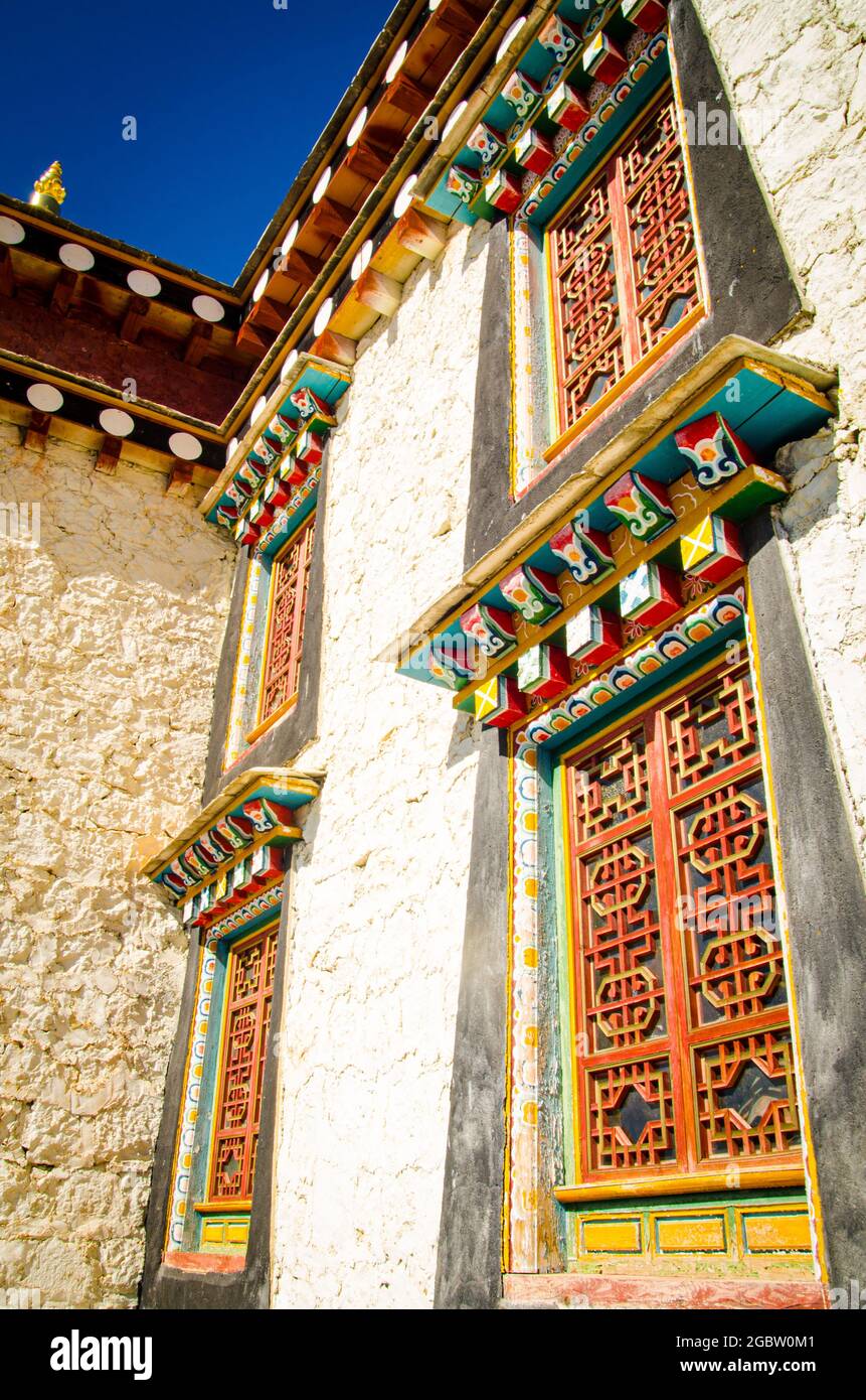 Traditionelle tibetische Volkskunst in Hausdekoration Stockfoto