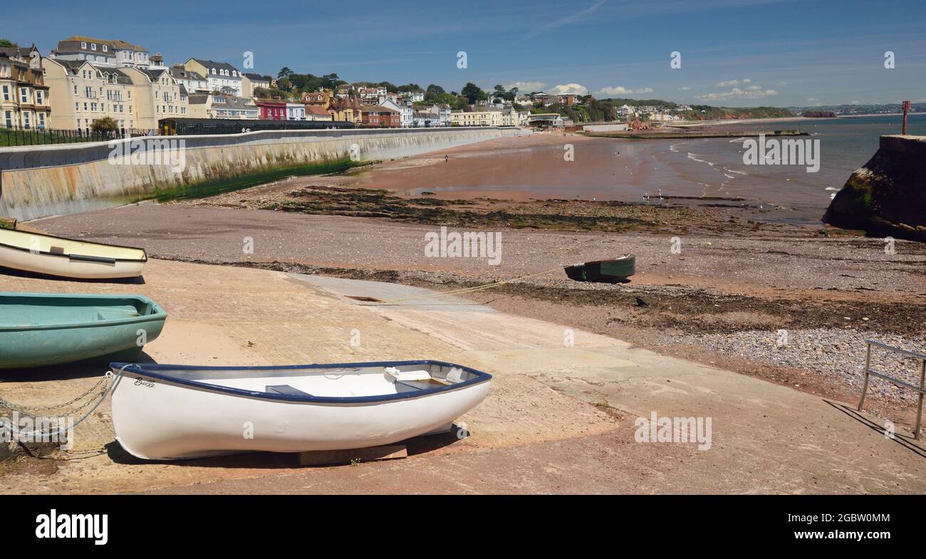 Boat Cove, Dawlish bei Ebbe zeigt die neue Ufermauer zwischen hier und dem Bahnhof. (Siehe Hinweis). Stockfoto