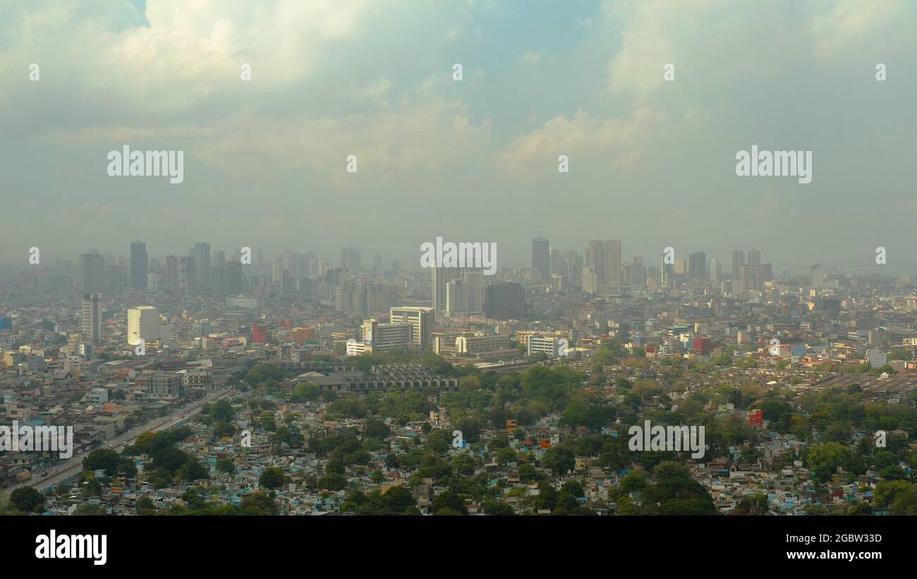 Manila North Cemetery und Makati City sind eines der am weitesten entwickelten Geschäftsviertel der Metro Manila und der gesamten Philippinen. Reiseferienkonzept Stockfoto