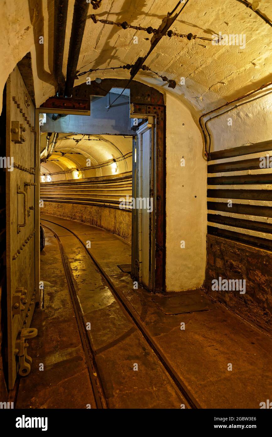 HUNSPACH, FRANKREICH, 24. Juni 2021 : ein Kilometer langer Korridor im Ouvrage Schoenebourg. Die Festung, eine Maginot-Linie Festung, ist die größte offen für die Stockfoto