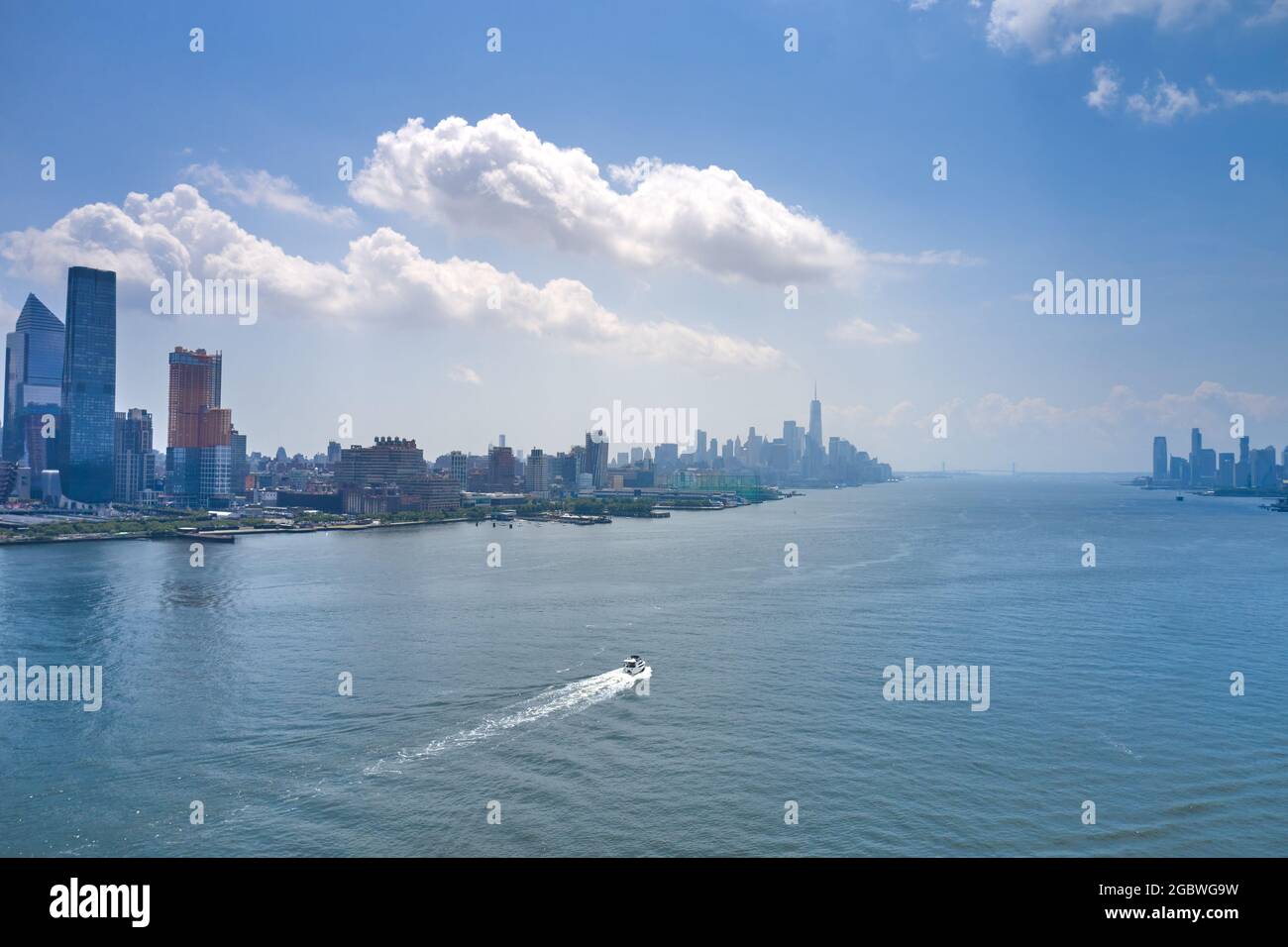Luftaufnahme des Hudson River und der Hudson Yards von oben, New York City Stockfoto