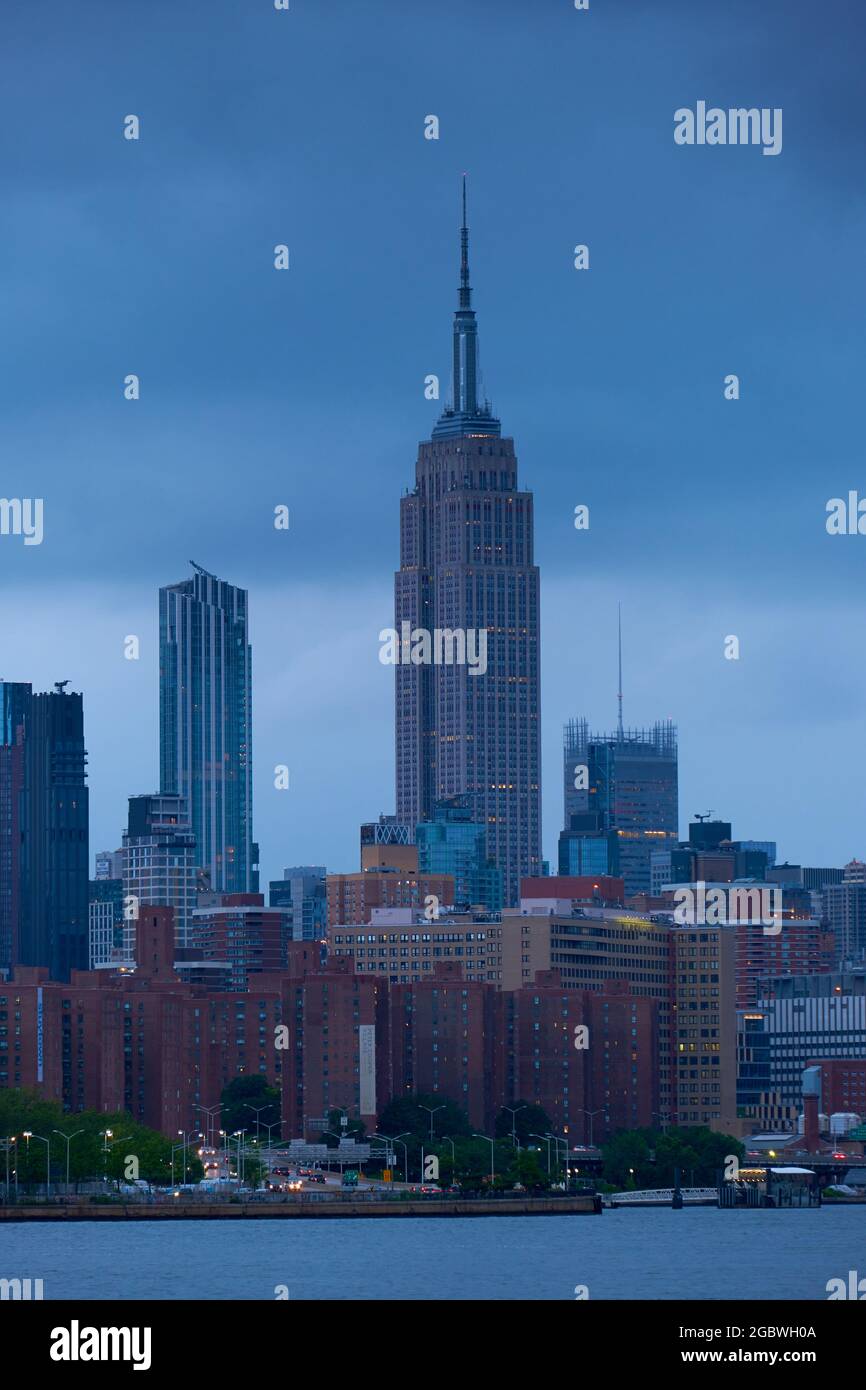 Blick Auf Das Empire State Building Von Brooklyn, New York City Stockfoto