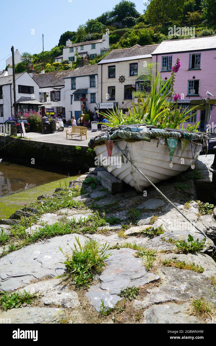 EINE WUNDERSCHÖNE AUSSICHT AUF DEN HAFEN VON POLPERRO IN CORNWALL UK Stockfoto