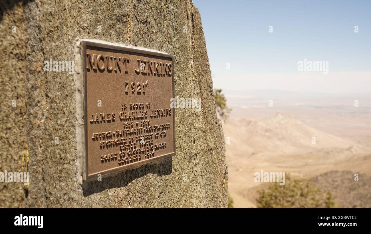 Trockene, heiße Wüstenlandschaften auf dem Pacific Crest Trail entlang der PCT California Sektion G vom Walker Pass in den USA. Stockfoto