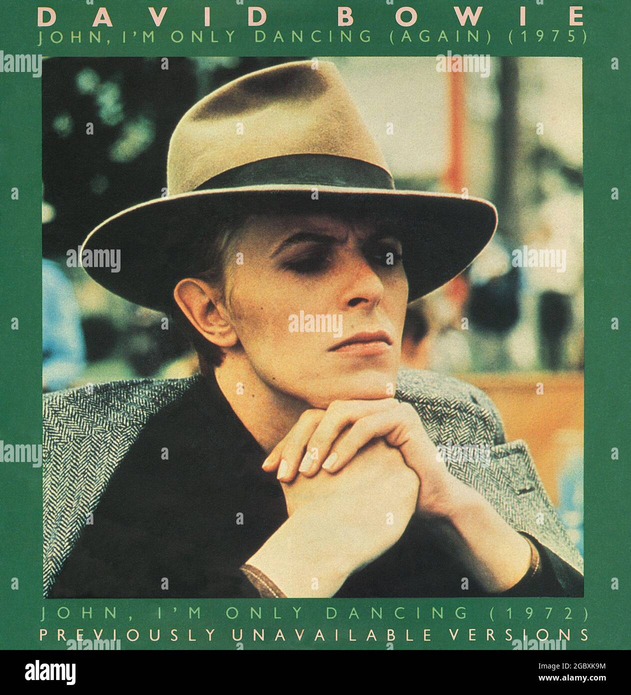 Frontcover der Plattenhülle für die UK 45 rpm Vinyl Single von John, I'm Only Dancing (Again) von David Bowie. Ausgabe des RCA-Labels am 14. Dezember 1979. Produziert von David Bowie und Tony Visconti. Stockfoto