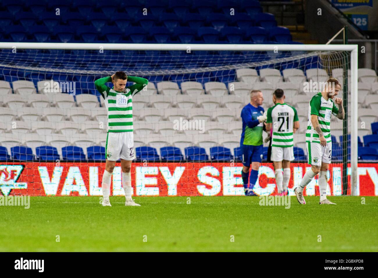 Danny Davies von den Neuen Heiligen in Vollzeit. The New Saints gegen FC Viktoria Plzeň in der 3. Qualifikationsrunde der UEFA Europa Conference League bei der Cardi Stockfoto