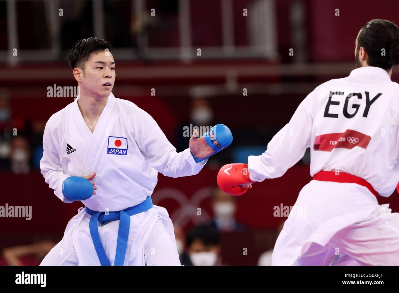 Tokio, Japan. August 2021. Naoto Sago (JPN) Karate: Männer-Kumite-67kg Ausscheidungsrunde während der Olympischen Spiele in Tokio 2020 im Nippon Budokan in Tokio, Japan . Quelle: Naoki Nishimura/AFLO SPORT/Alamy Live News Stockfoto