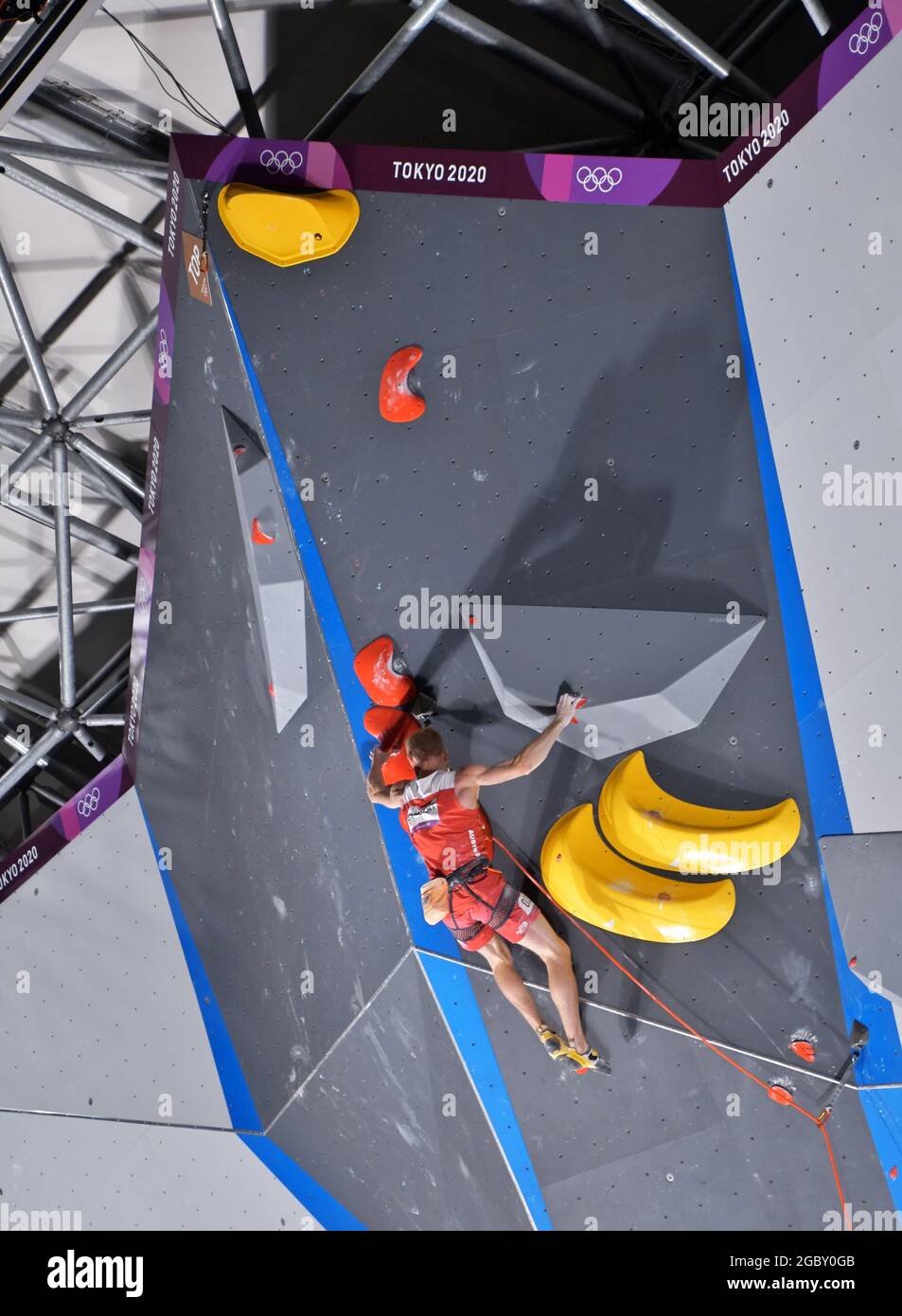 Tokio, Japan. August 2021. Der Österreicher Jakob Schubert tritt am Donnerstag, den 5. August 2021, im Lead Final bei den Olympischen Spielen in Tokio im Aomi Urban Sports Park in Tokio, Japan, an. Foto von Keizo Mori/UPI Credit: UPI/Alamy Live News Stockfoto