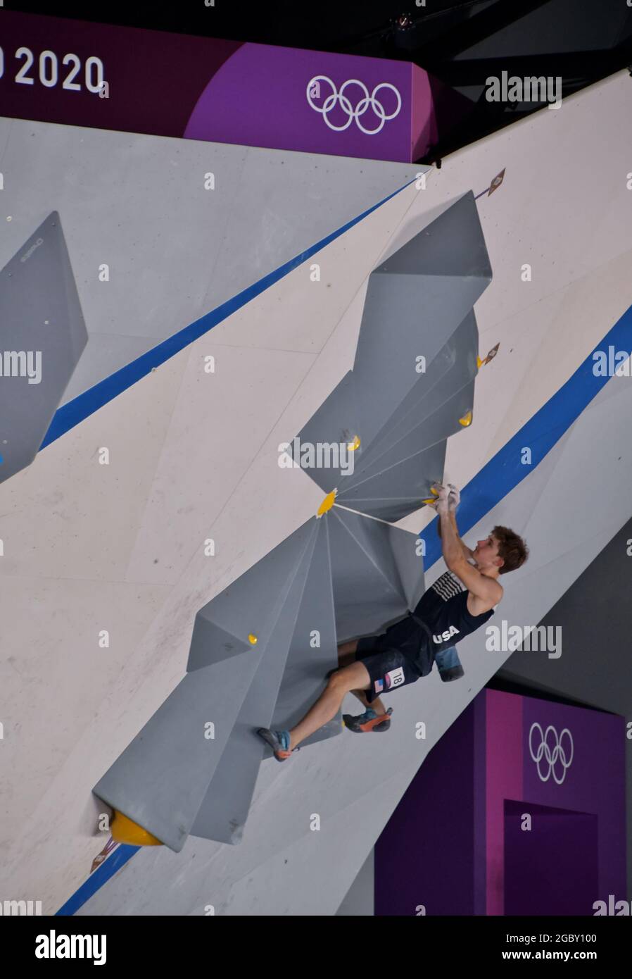 Tokio, Japan. August 2021. Der US-Amerikaner Colin Duffy tritt am Donnerstag, den 5. August 2021, beim Bouldering-Finale während der Olympischen Spiele in Tokio im Aomi Urban Sports Park in Tokio, Japan, an. Foto von Keizo Mori/UPI Credit: UPI/Alamy Live News Stockfoto