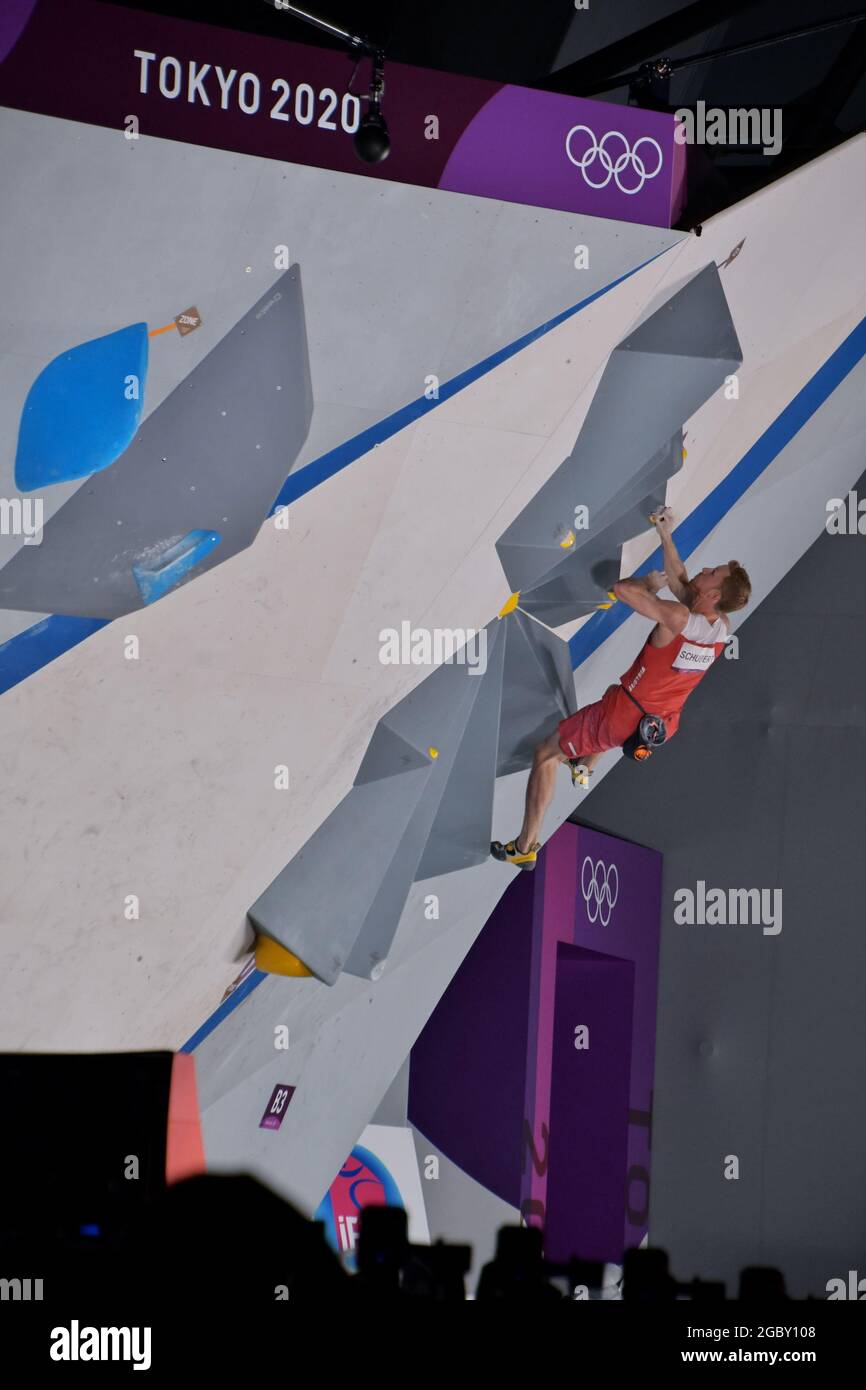 Tokio, Japan. August 2021. Der Österreicher Jakob Schubert tritt am Donnerstag, den 5. August 2021, im Boulderfinale während der Olympischen Spiele in Tokio im Aomi Urban Sports Park in Tokio, Japan, an. Foto von Keizo Mori/UPI Credit: UPI/Alamy Live News Stockfoto