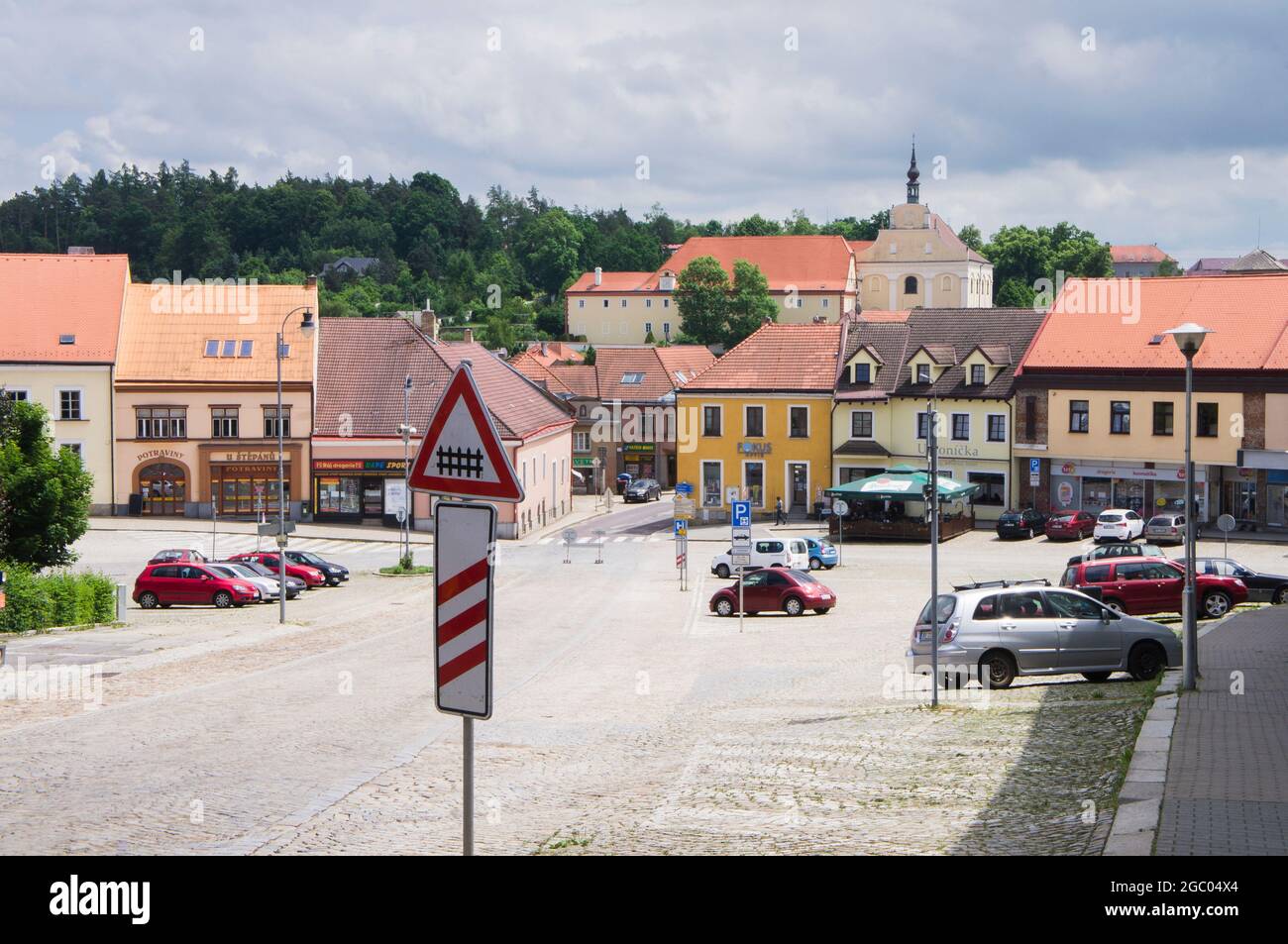 Der Palackeho-Platz in Dacice, der südböhmischen Region, Tschechische Republik, am 22. Juni 2021. (CTK Photo/Libor Sojka) Stockfoto