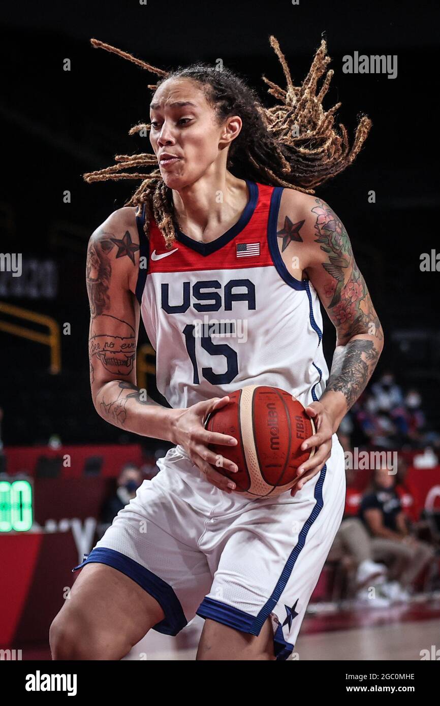 Saitama, Japan. August 2021. Brittney Griner aus den Vereinigten Staaten tritt beim Halbfinale der Frauen zwischen den Vereinigten Staaten und Serbien bei den Olympischen Spielen 2020 in Tokio in Saitama, Japan, am 5. August 2021 an. Quelle: Pan Yulong/Xinhua/Alamy Live News Stockfoto