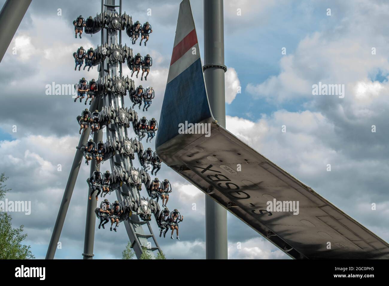 Die Swarm-Achterbahn im Thorpe Park Theme Park London England post apokalyptisches Thema Stockfoto