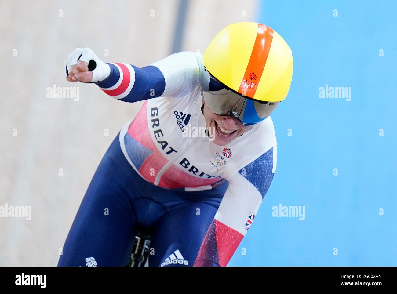 Die britische Laura Kenny feiert beim Madison Finale der Frauen im Izu Velodrome am 14. Tag der Olympischen Spiele in Tokio 2020 in Japan den Goldsieg. Bilddatum: Freitag, 6. August 2021. Stockfoto