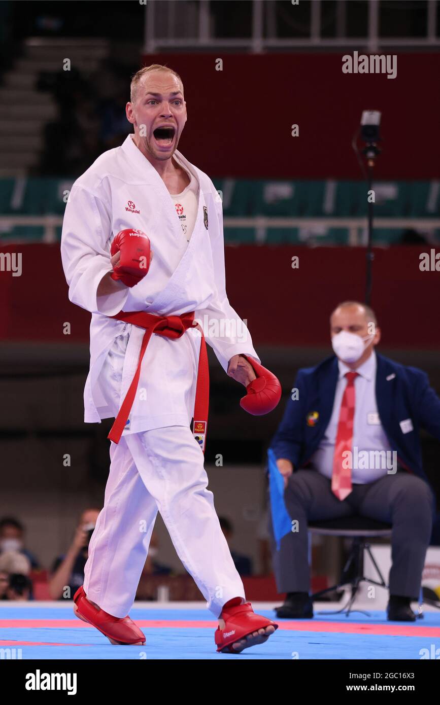 Tokio, Japan. August 2021. Karate: Olympische Spiele, Männer, Endrunde, 75 kg/Kumite in Nippon Budokan. Noah Bitsch aus Deutschland reagiert. Quelle: Jan Woitas/dpa/Alamy Live News Stockfoto