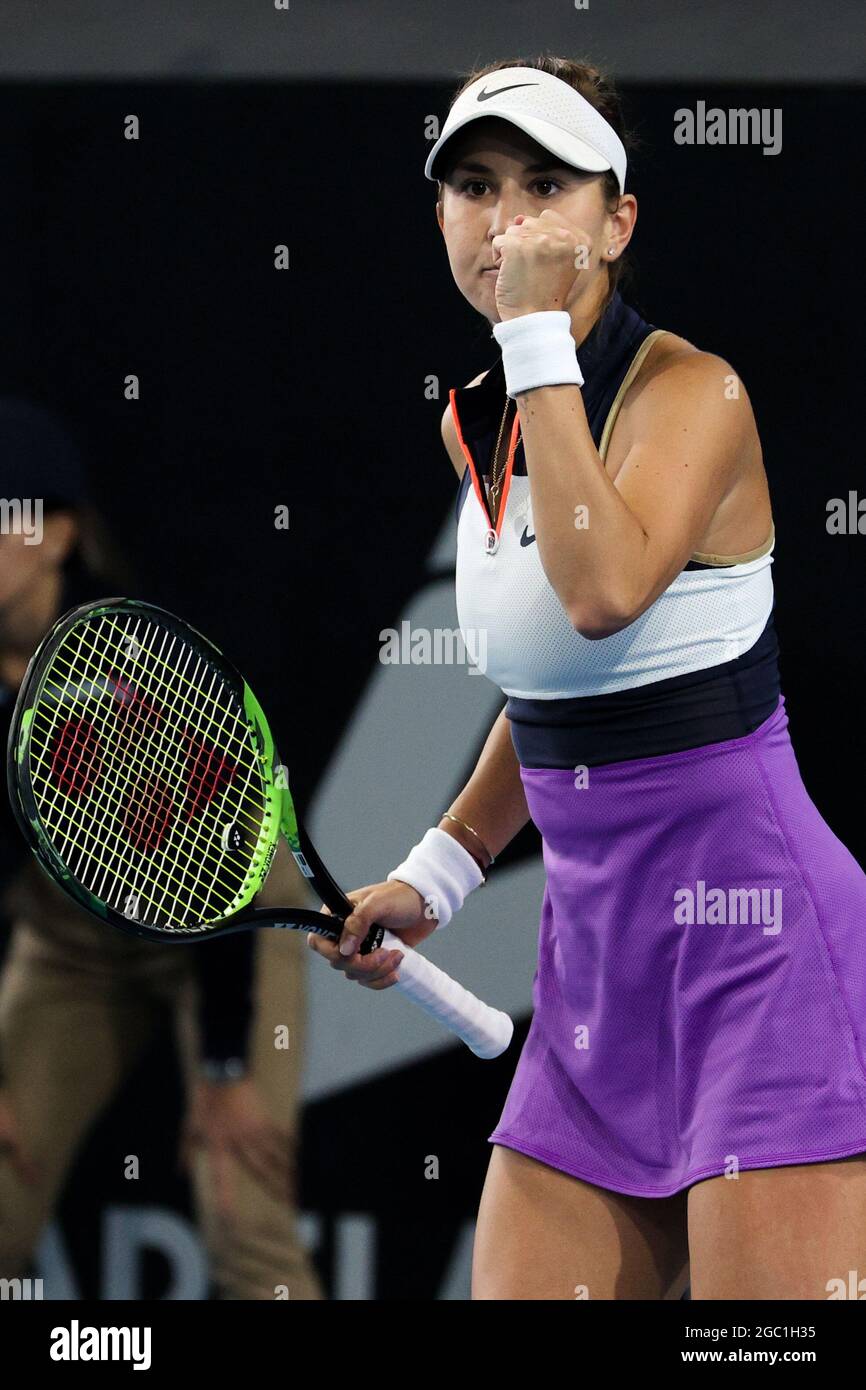 ADELAIDE, AUSTRALIEN - 26. FEBRUAR: Belinda Bencic aus der Schweiz reagiert auf einen Punkt gegen Coco Gauff aus den Vereinigten Staaten während ihres Einzelspieles am fünften Tag des Adelaide International Tennisturniers am Memorial Drive am 26. Februar 2021 in Adelaide, Australien. Quelle: Peter Mundy/Speed Media/Alamy Live News Stockfoto