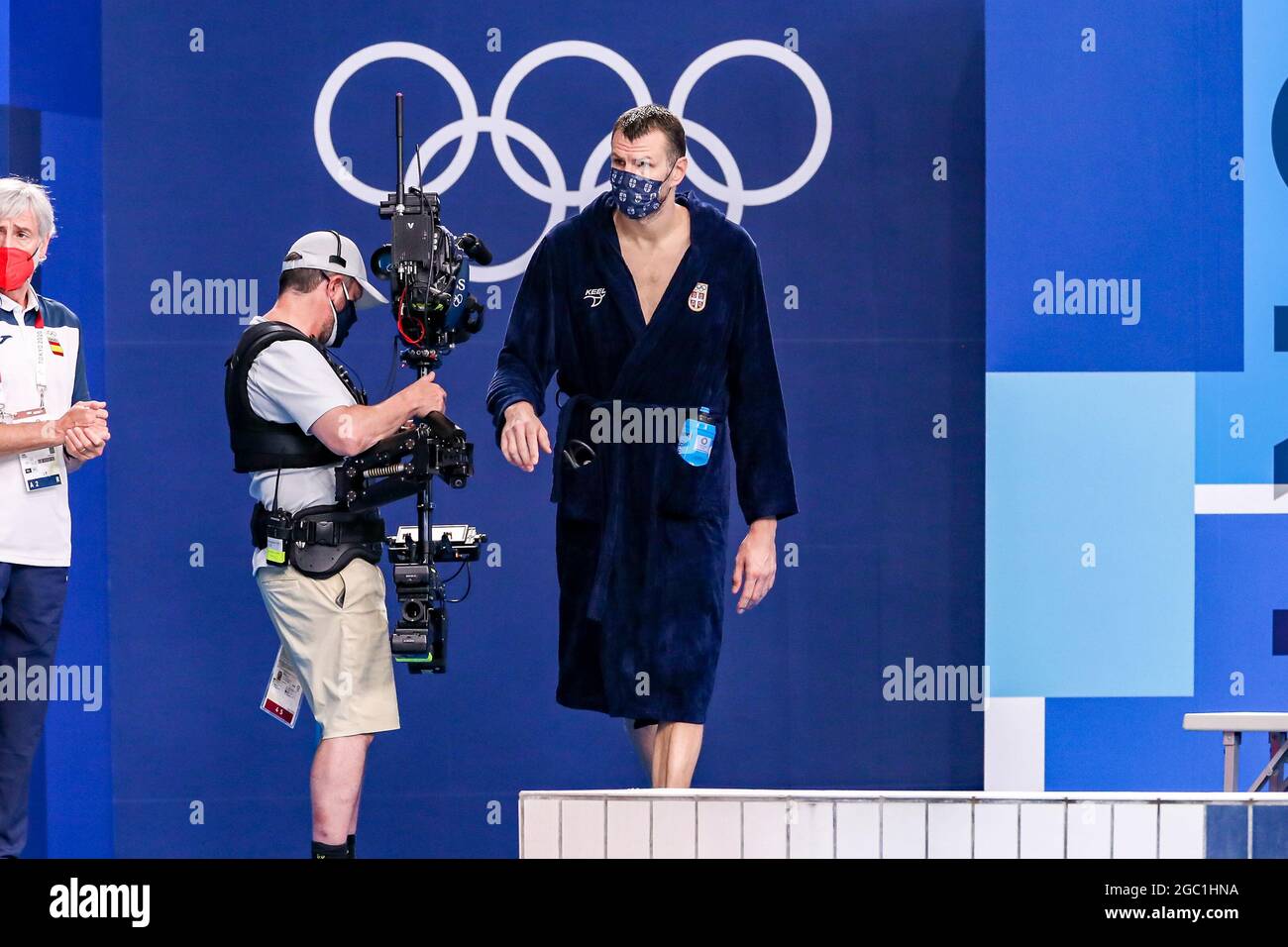 TOKIO, JAPAN - 6. AUGUST: Branislav Mitrovic aus Serbien während des Halbfinalspiels der Männer beim Olympischen Wasserball-Turnier 2020 in Tokio am 6. August 2021 im Tatsumi Waterpolo Center in Tokio, Japan (Foto: Marcel ter Bals/Orange Picles) Stockfoto