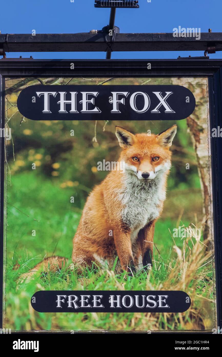 England, Hampshire, The Fox Pub Sign in der Nähe von Hinton Ampner Stockfoto