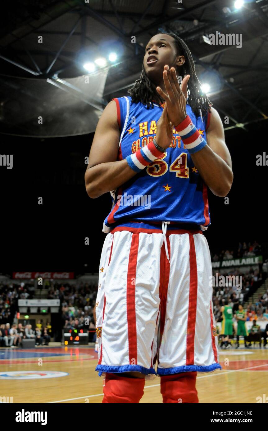 Globetrotters ball -Fotos und -Bildmaterial in hoher Auflösung – Alamy